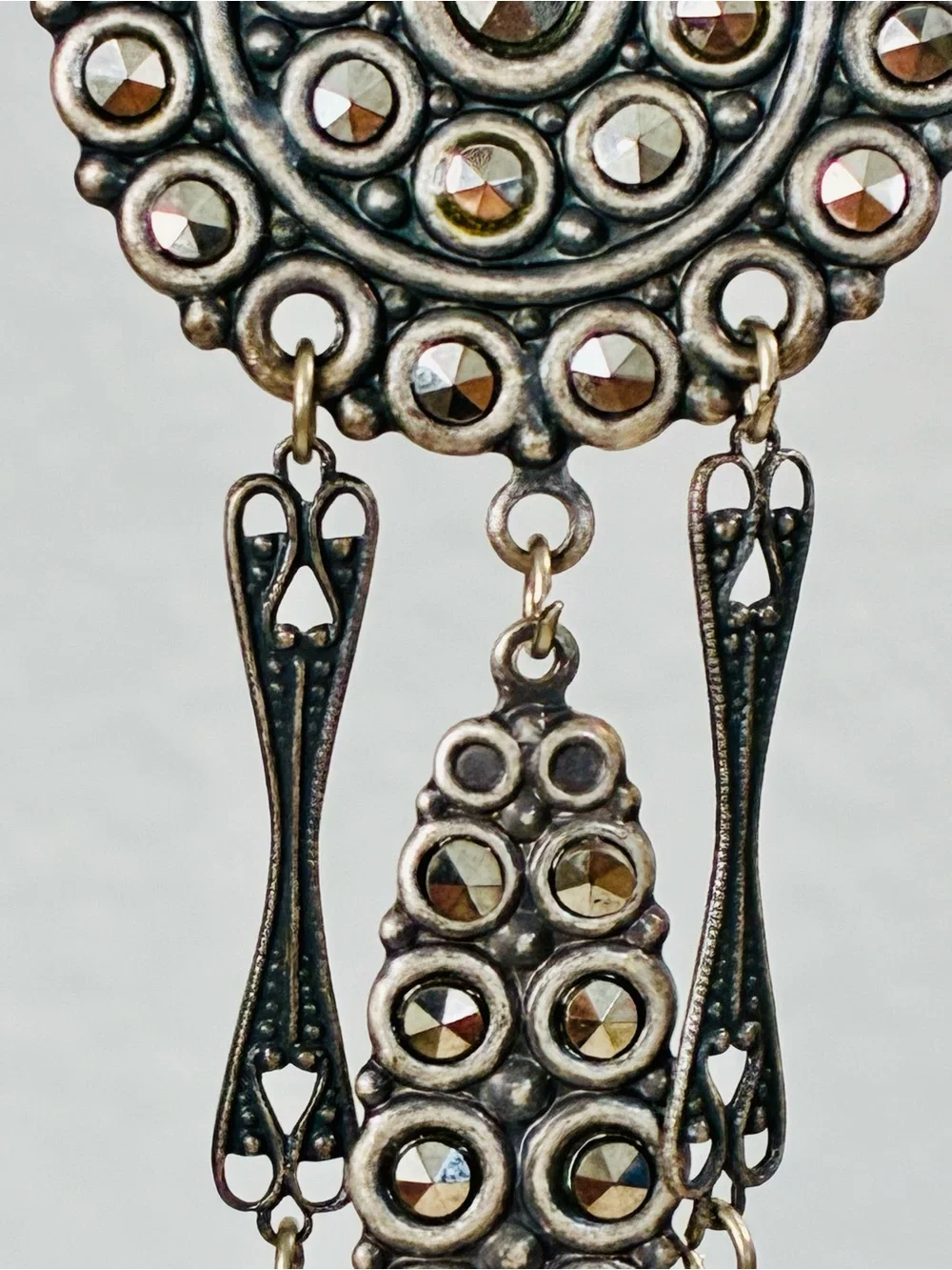 Antique Silver-Tone Art Deco Revival Dark Swarovski Dangle Clip Earrings 90s EUC